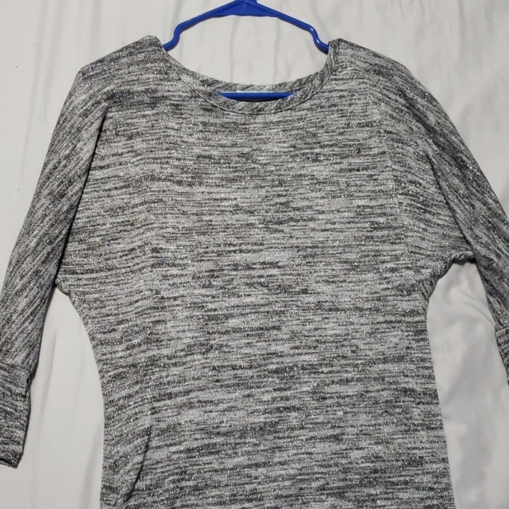 Maurices 1/2 sleeve Assymetrical bottom